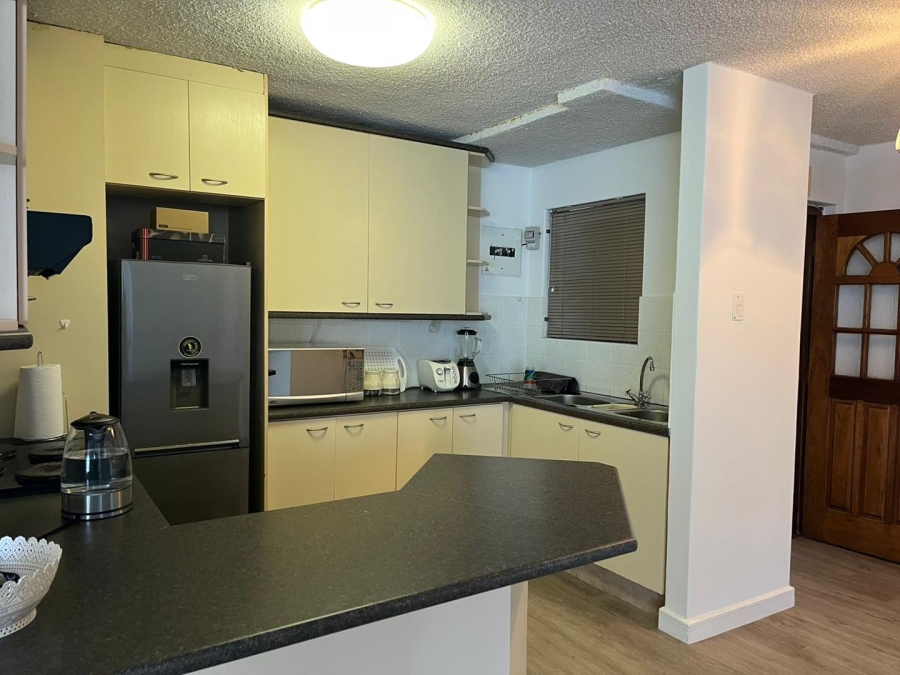 To Let 2 Bedroom Property for Rent in Humewood Eastern Cape